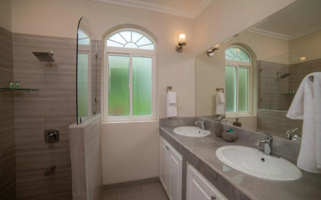 Colina 8F - 2 bdr 2 Bath