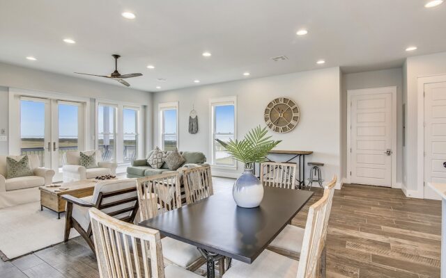 Skin And Bones 4 Bedroom Home