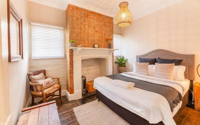 YSG The Edward Townhouse 155 - Steps To Town