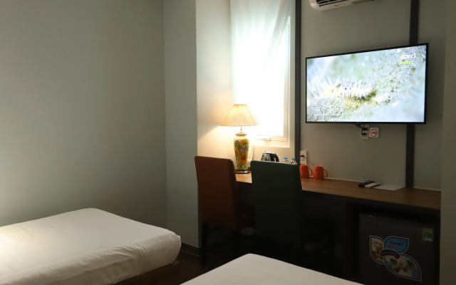 Lanura Apartments and Hotel