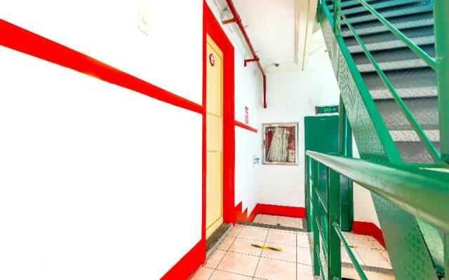 OYO 842 City Smiles Apartelle (Vaccinated Staff)