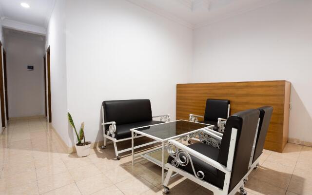 OYO 3707 Halona Guesthouse