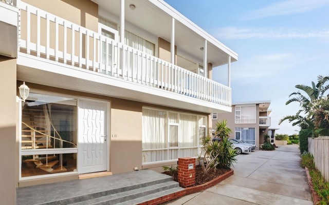 BOUTIQUE STAYS - Rest Ashored
