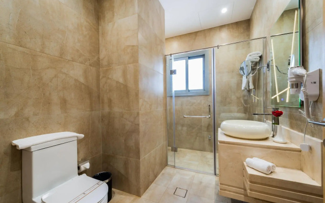 Sunday Luxury Central formerly Anan hotel