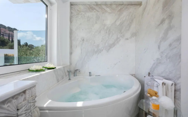 Dion Villa - Pool & Jacuzzi - Sleeps 4 - Zakynthos