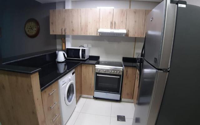 Golden Stay Vacation Homes continental tower marina
