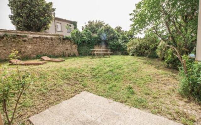 PISCINE, JARDIN, PARKING, 3 lit, à 700m de la cité