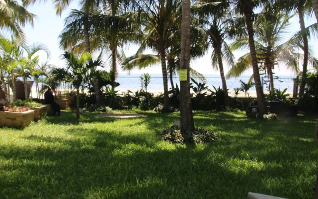 Modern Beachfront Studio Apartment B44