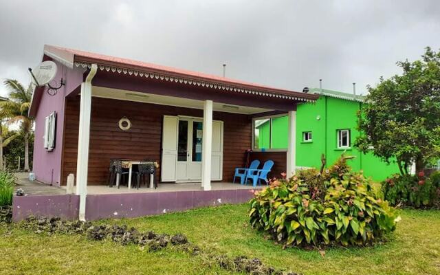 House with One Bedroom in Saint Benoit, with Wonderful Mountain View, Furnished Garden And Wifi - 45 Km From the Beach