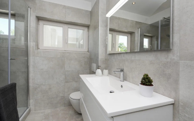 Modern Villa in Nin With Terrace