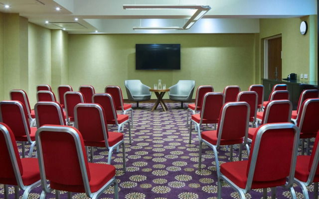 Courtyard by Marriott London Gatwick Airport
