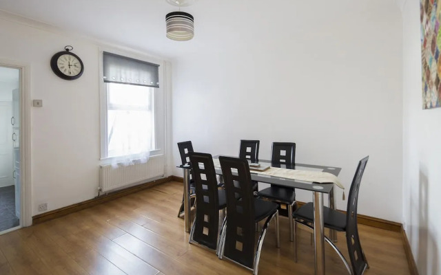 Cecil House by Kasar Stays