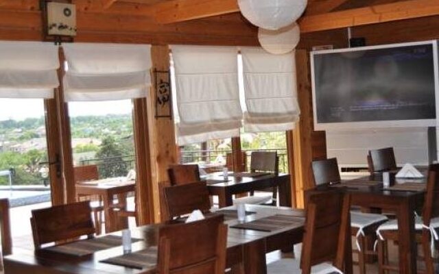 Sunny Mountain Hotel