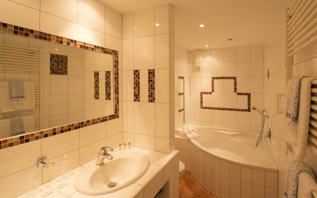 Vintage Hotel Twenty-eight