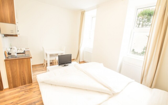 Grand Central Studio Apartments