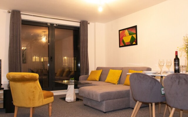 Livestay - Chic One Bed Apartment Near Heathrow