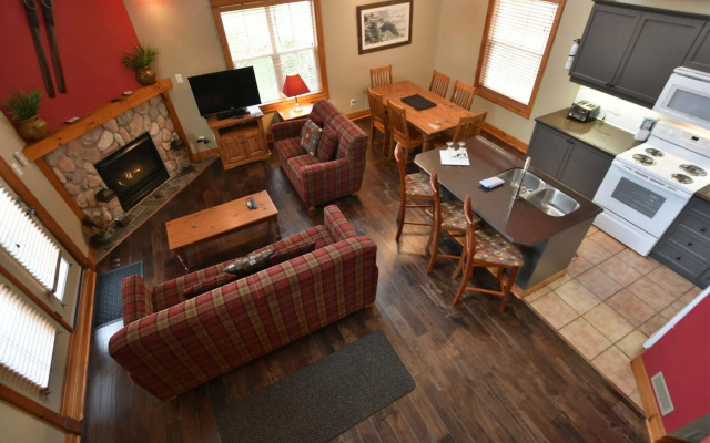The Lodges at Blue Mountain - Historic Snowbridge Condos