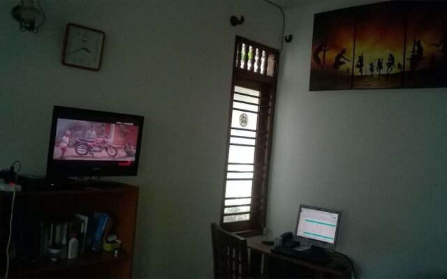 Hikka Train Hostel
