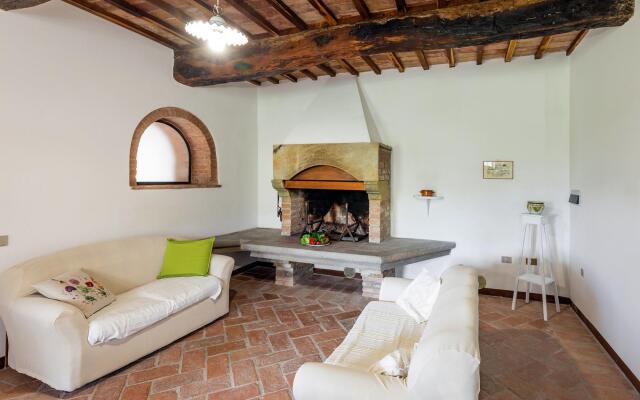 A total immersion in greenery and tranquillity.-Casale LUISA