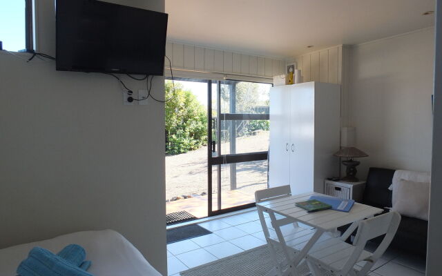Le Chalet Waiheke Apartments