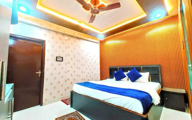 Hotel R K Villa 700 mtr Vishwanth Temple