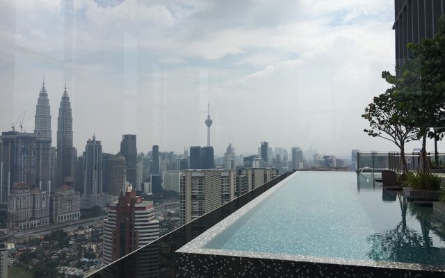 Expressionz Professional Suites by KL101