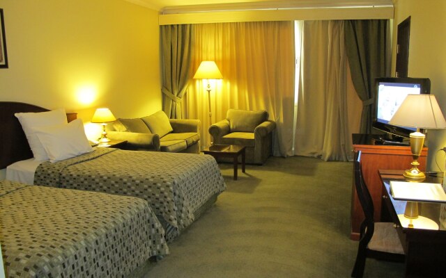 Grand Pyramids Hotel