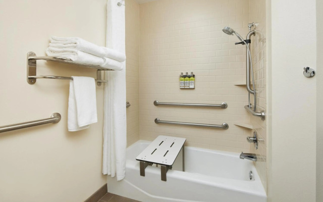 Candlewood Suites Valdosta Mall by IHG