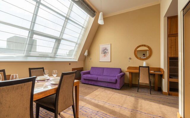 Crown Palace Apartments by Adrez