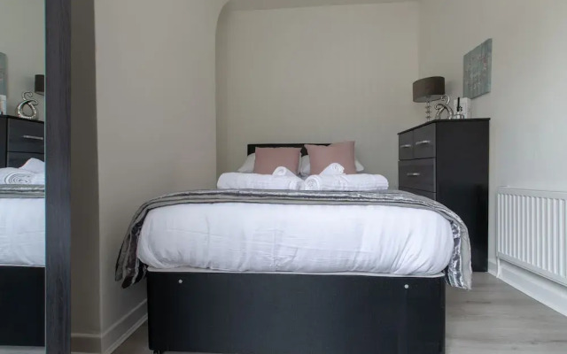 Lux Apartments 4 Bedroom House Sutcliffe