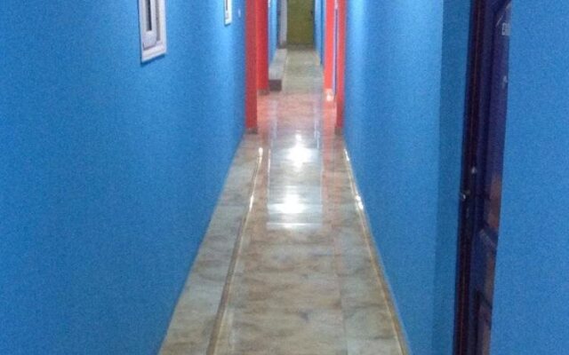 Biney's Apartment Hotel