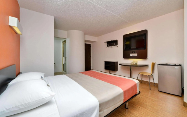 Motel 6 Plano, TX - West - Frisco