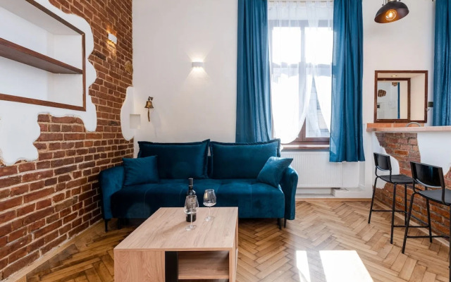 Charming Central Apartment