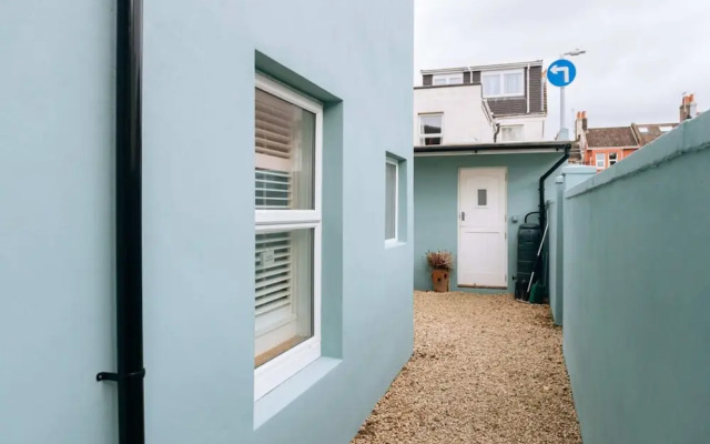 Inviting 1BD Flat - 20 Mins to Brighton Beach!