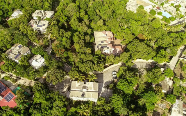 Bungalow Hotel Lakou Breda