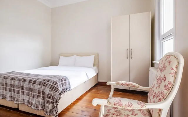 Centrally Located Apartment With Balcony in Sisli