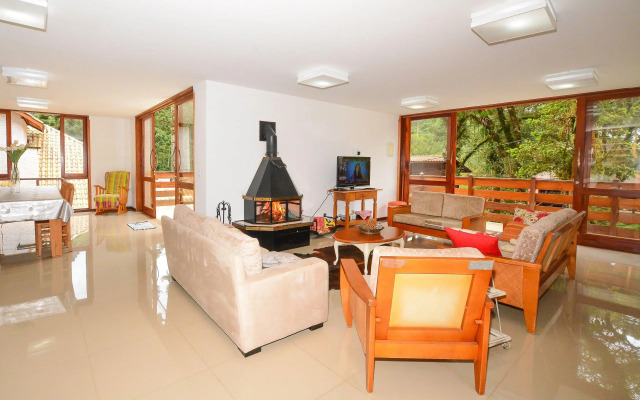 Linda e espaçosa casa em Monte Verde