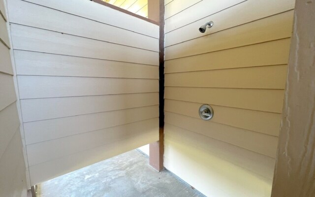 Sea-renity 3 Bedroom Home by Redawning