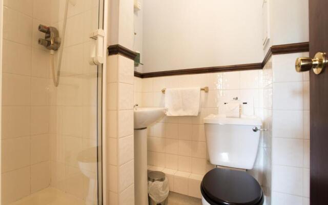 OYO Ye Olde Bowling Green Inn