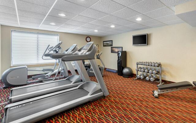 Holiday Inn Express Chicago-Downers Grove by IHG