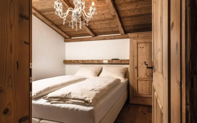 Uralp Royal by A-Appartments