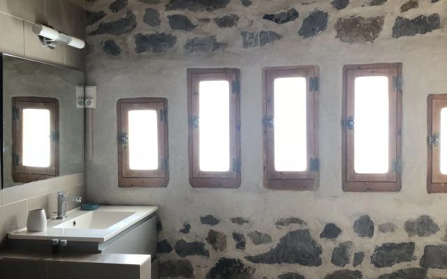 Aux Belles Vacances- Adult Only