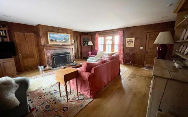 Bromley Farm ski house