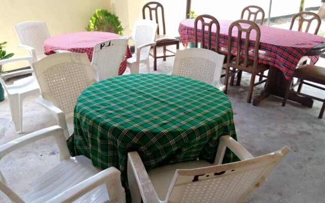 L & J Modern Backpackers