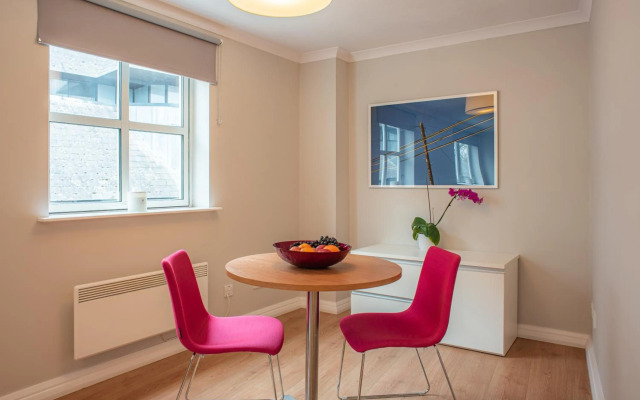 PREMIER SUITES Reading