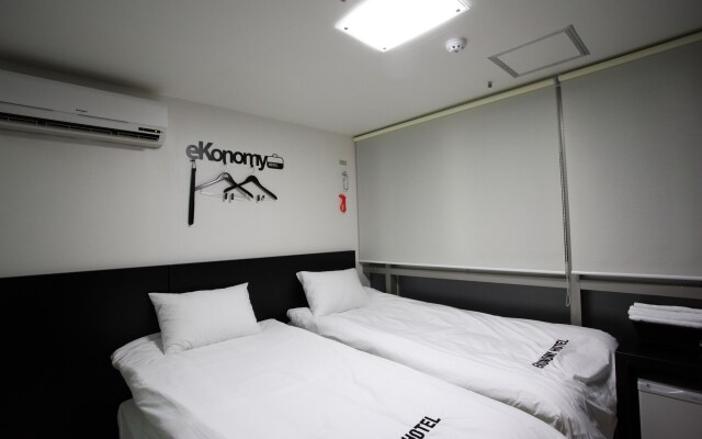 Ekonomy Hotel Myeongdong premier