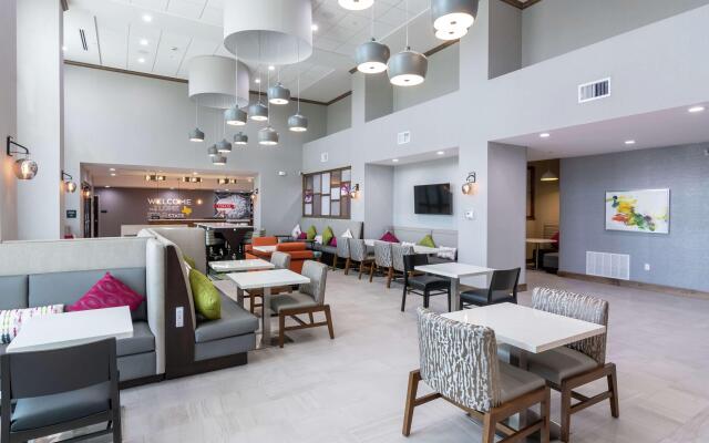 Hampton Inn & Suites Dallas East