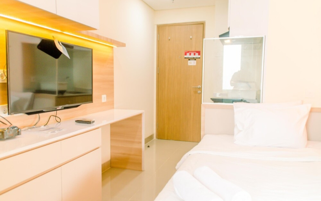 Comfy and Minimalist Studio Apartment at B Residence