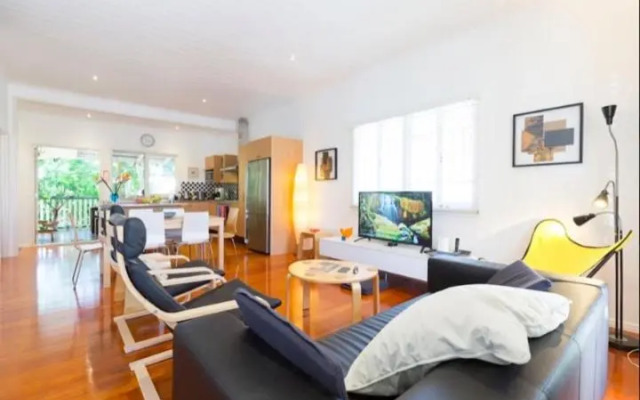 Sunny Home - near West End Cafe's, South Bank & City