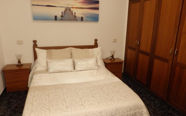 Apartment With 3 Bedrooms in Arinaga, With Terrace and Wifi - 400 m Fr
